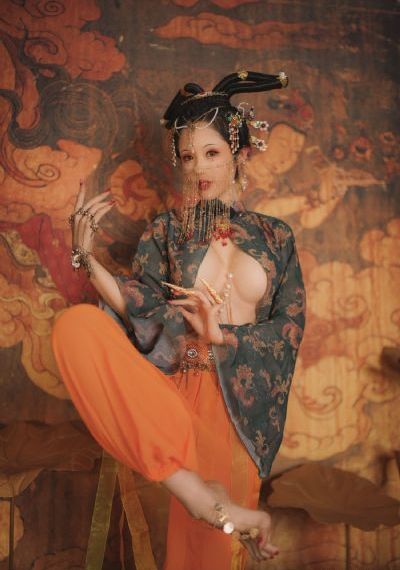 压在窗户上c给别人看窗前视频_在线电影免费观看